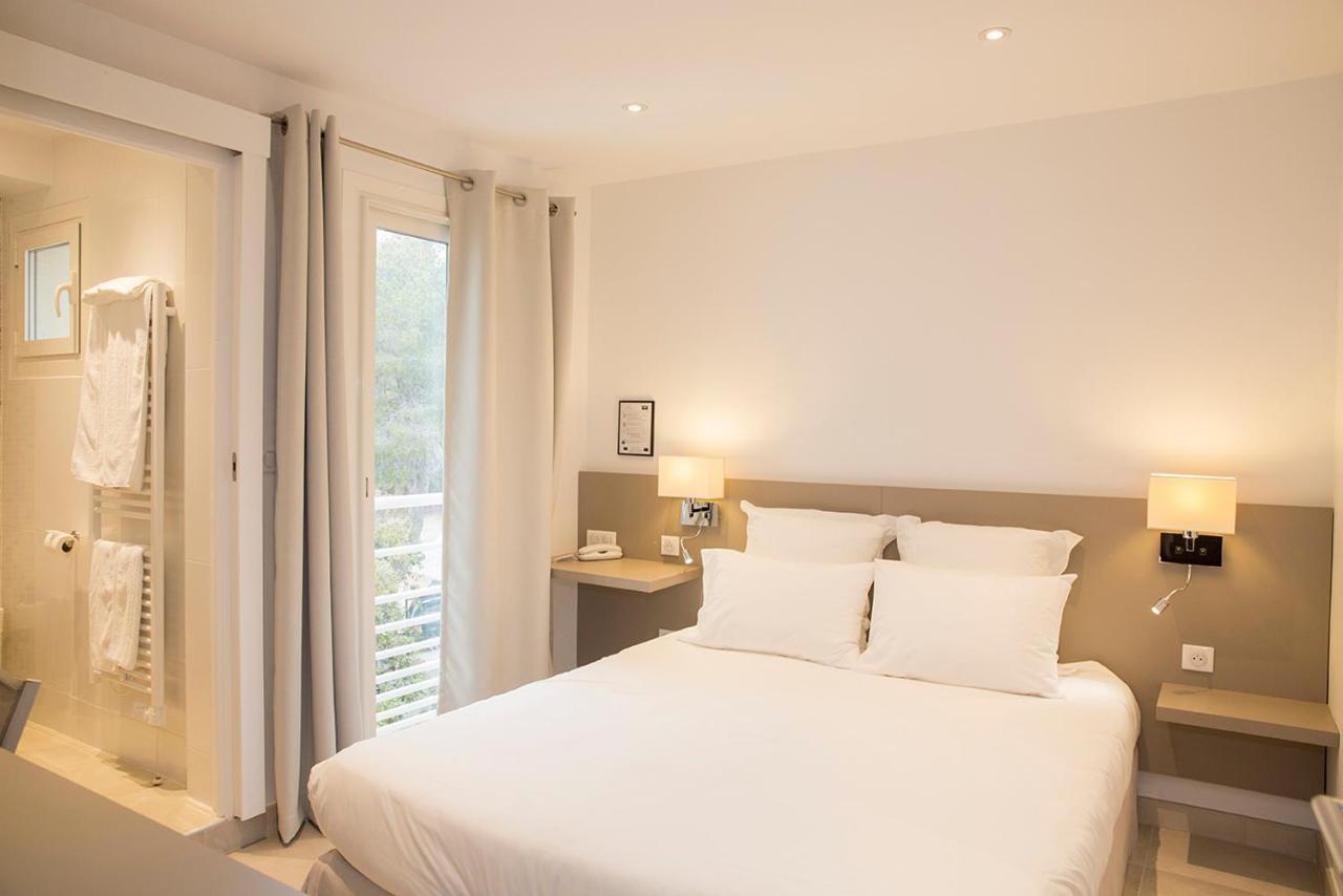 De La - Hdlp Hotel