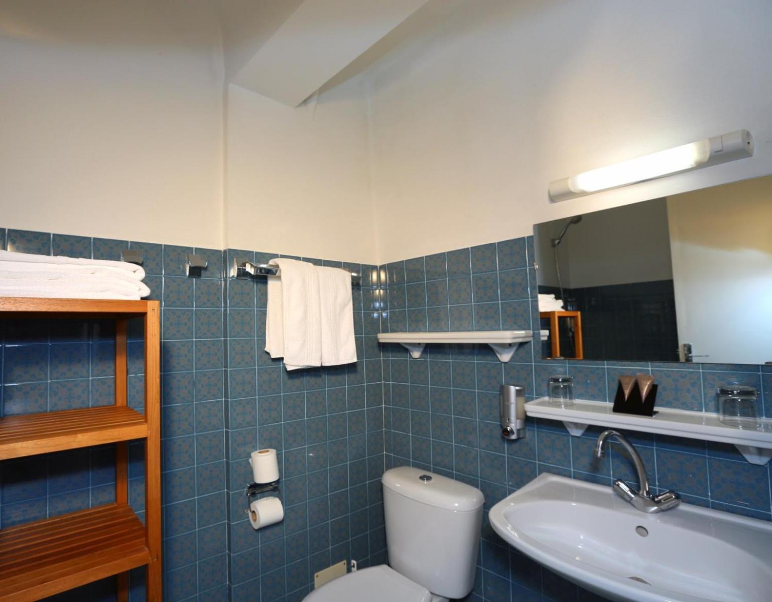 De La - Hdlp Hotel